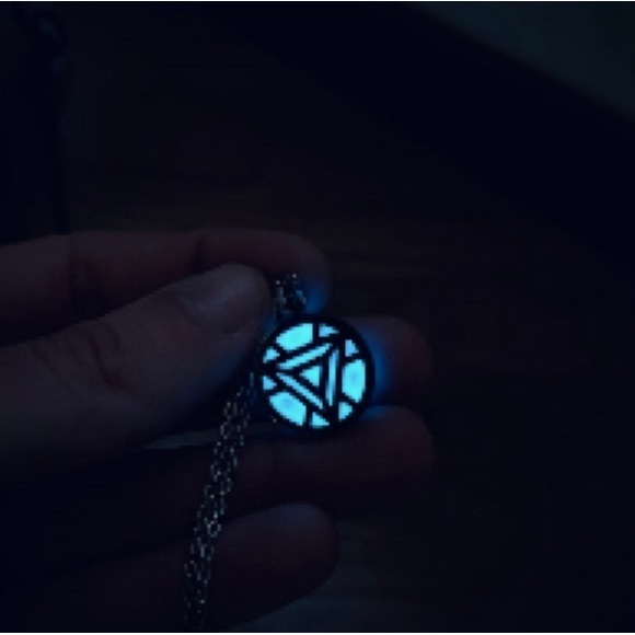 Glow-in-the-Dark Iron Man Arc Reactor Necklace - Picture 1 of 3